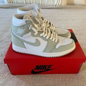 Nike Jordan 1 High Seafoam Shoes